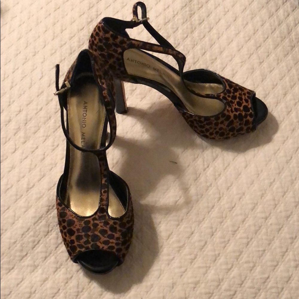T strap heels